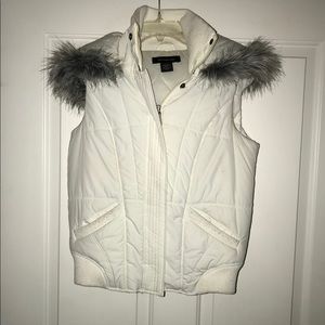 CALVIN KLEIN white puffy vest!
